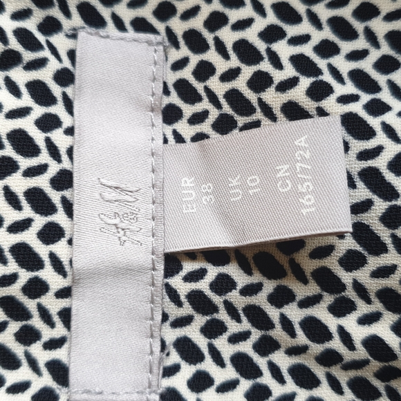 🎈SALE! Bundle 3 for $30.H & M printed shorts - Picture 3 of 7